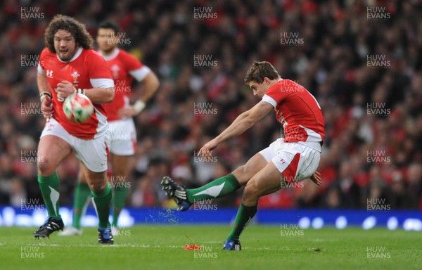 14.02.09 - Wales v England - RBS Six Nations 2009 - Wales' Leigh Halfpenny kicks at goal. 