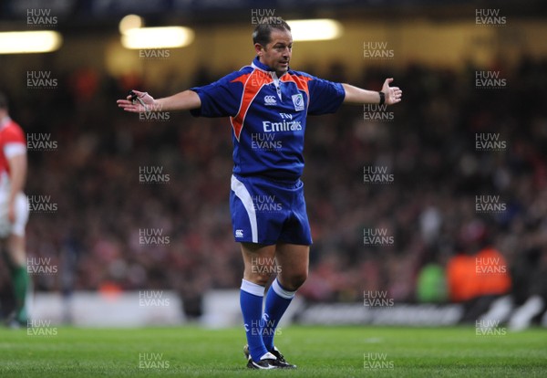 14.02.09 - Wales v England - RBS Six Nations 2009 - Referee Jonathan Kaplan. 