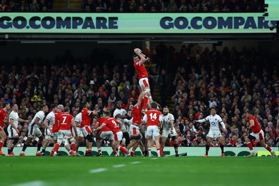 150325 - Wales v England - Guinness Six Nations - Will Rowlands of Wales catches the ball in the lineout