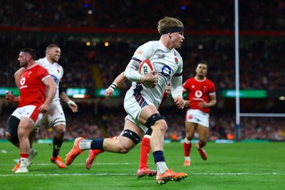 150325 - Wales v England - Guinness Six Nations - Henry Pollock of England runs to score his team's seventh try