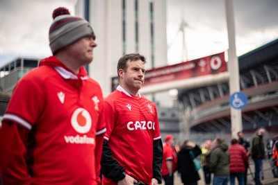 150325 - Wales v England - Guinness Six Nations -  Fans in the City Centre Ahead of the match 