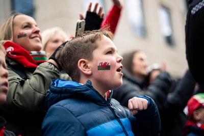 150325 - Wales v England - Guinness Six Nations -  Fans in the City Centre Ahead of the match 