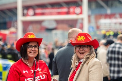 150325 - Wales v England - Guinness Six Nations -  Fans in the City Centre Ahead of the match 