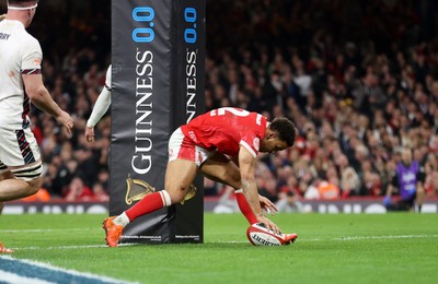 150325 - Wales v England - Guinness Six Nations Championship - Ben Thomas of Wales scores a try