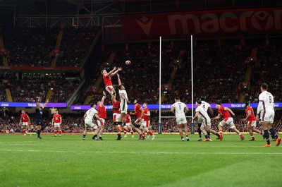 150325 - Wales v England - Guinness Six Nations Championship - Aaron Wainwright of Wales wins the line out