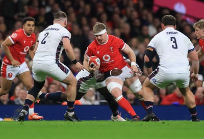 150325 Wales v England, Guinness Mens Six Nations - Aaron Wainwright of Wales charges forward