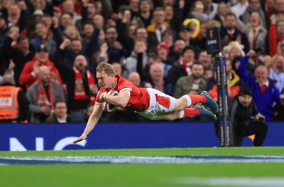 150325 Wales v England, Guinness Mens Six Nations - Blair Murray of Wales dives in only for the try to be dis-allowed