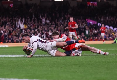 150325 Wales v England, Guinness Mens Six Nations - Alex Mitchell of England races in to score try