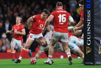 150325 Wales v England, Guinness Mens Six Nations - Joe Hayes of England dives in to score try