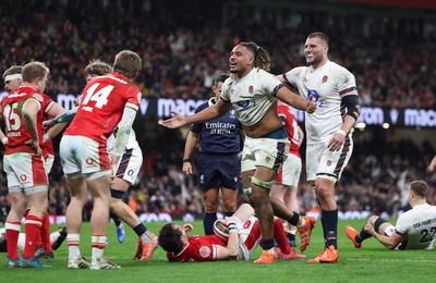 150325 Wales v England, Guinness Mens Six Nations - Chandler Cunningham-South of England celebrates after he scores the final try