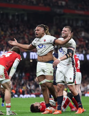 150325 Wales v England, Guinness Mens Six Nations - Chandler Cunningham-South of England celebrates after he scores the final try