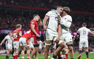 150325 Wales v England, Guinness Mens Six Nations - Chandler Cunningham-South of England celebrates with Henry Pollock of England after scoring the final try