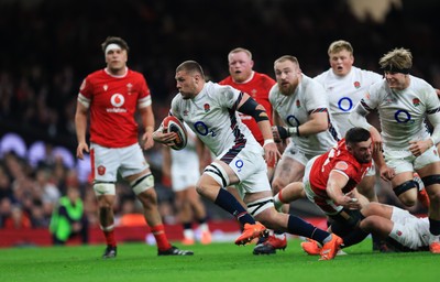 150325 Wales v England, Guinness Mens Six Nations - Tom Willis of England breaks away