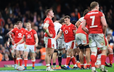 150325 Wales v England, Guinness Mens Six Nations - Wales players react on the final whistle