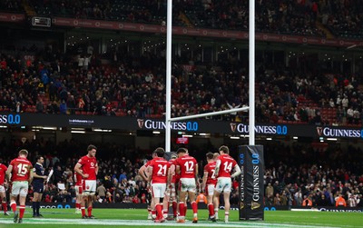 150325 Wales v England, Guinness Mens Six Nations - Wales regroup after conceding the final try