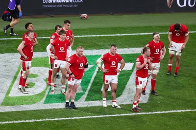 150325 - Wales v England - Guinness Six Nations - Wales look dejected at the end of the match