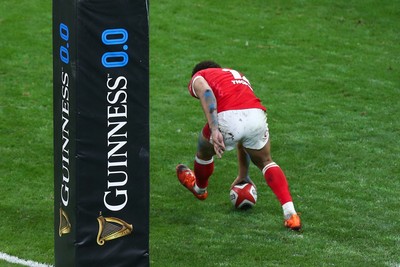 150325 - Wales v England - Guinness Six Nations - Ben Thomas of Wales scores his second try of the match