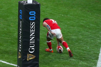 150325 - Wales v England - Guinness Six Nations - Ben Thomas of Wales scores his second try of the match