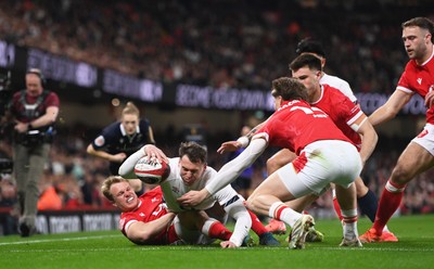 150325 - Wales v England - Guinness Six Nations - Tom Roebuck of England goes over to score their sides second try 