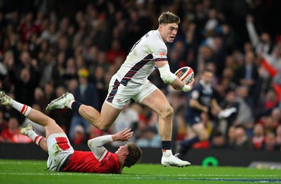 150325 - Wales v England - Guinness Six Nations - Tommy Freeman of England goes over to score their sides third try 