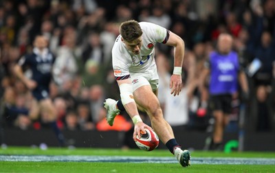 150325 - Wales v England - Guinness Six Nations - Tommy Freeman of England goes over to score their sides third try 