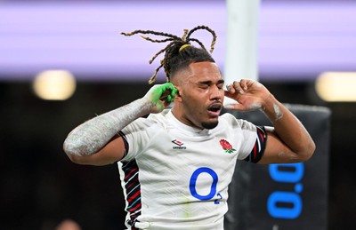 150325 - Wales v England - Guinness Six Nations - Chandler Cunningham-South of England celebrates scoring their sides fourth try 