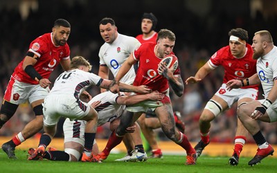 150325 - Wales v England - Guinness Six Nations - Max Llewellyn of Wales breaks with the ball