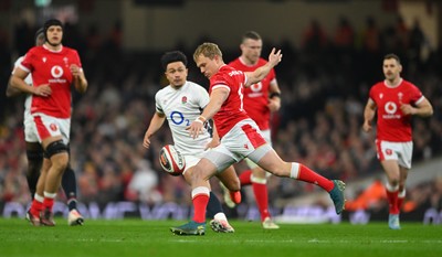 150325 - Wales v England - Guinness Six Nations - Blair Murray of Wales 