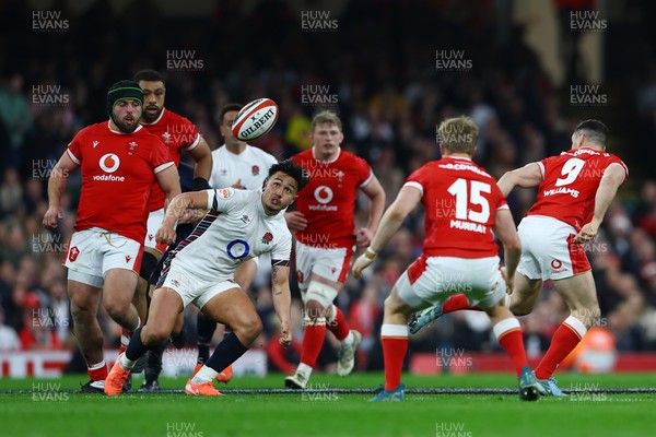 150325 - Wales v England - Guinness Six Nations - Marcus Smith of England looks for the ball