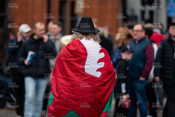 150325 - Wales v England - Guinness Six Nations -  Fans in the City Centre Ahead of the match 