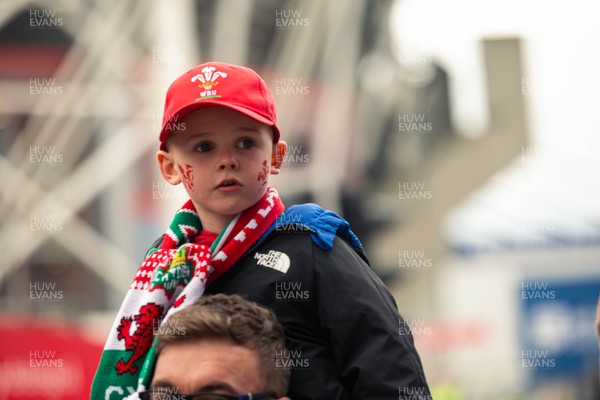 150325 - Wales v England - Guinness Six Nations -  Fans in the City Centre Ahead of the match 