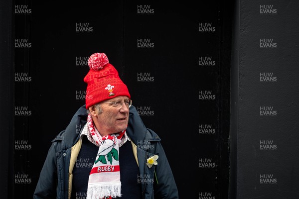 150325 - Wales v England - Guinness Six Nations -  Fans in the City Centre Ahead of the match 