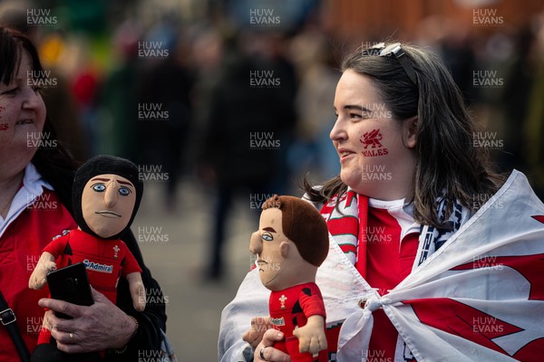 150325 - Wales v England - Guinness Six Nations -  Fans in the City Centre Ahead of the match 