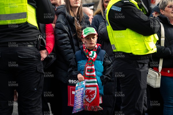 150325 - Wales v England - Guinness Six Nations -  Fans in the City Centre Ahead of the match 