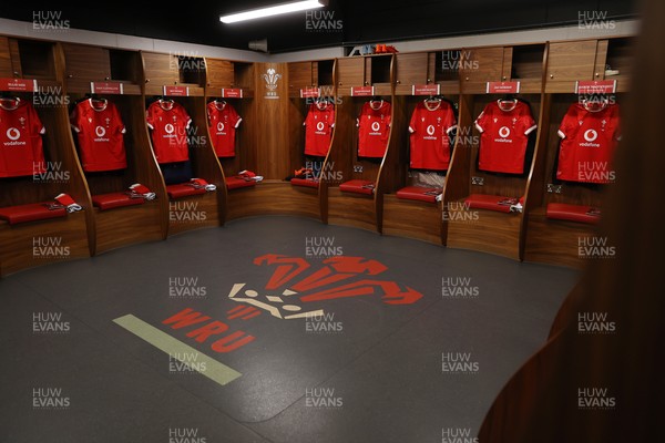 150325 - Wales v England - Guinness Six Nations Championship - Wales dressing room before the game