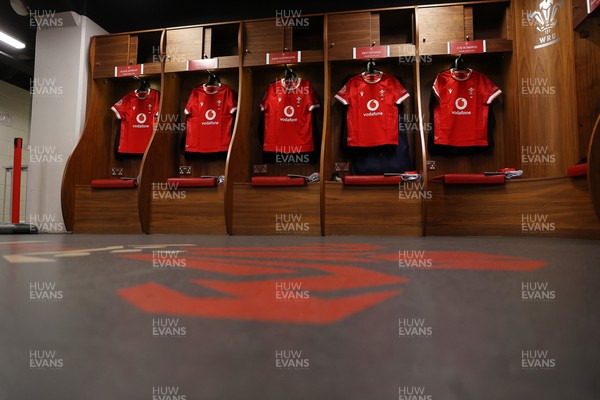 150325 - Wales v England - Guinness Six Nations Championship - Wales dressing room before the game