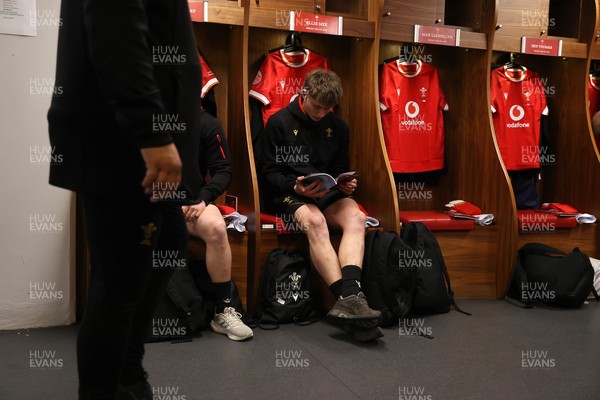 150325 - Wales v England - Guinness Six Nations Championship - Blair Murray and Ellis Mee of Wales in the dressing room