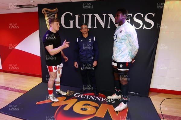 150325 - Wales v England - Guinness Six Nations Championship - Jac Morgan of Wales and Maro Itoje of England at the coin toss