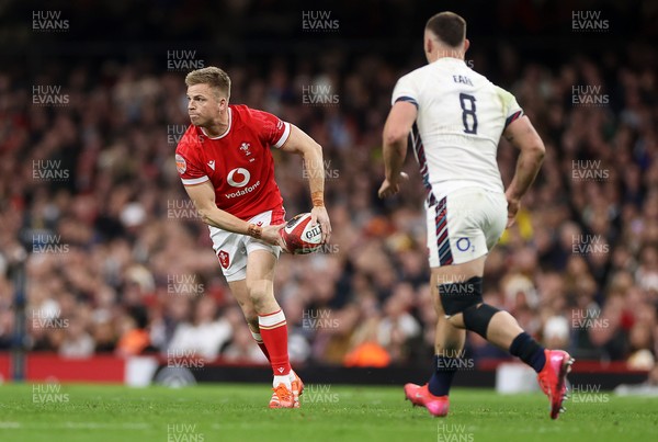 150325 - Wales v England - Guinness Six Nations Championship - Gareth Anscombe of Wales 