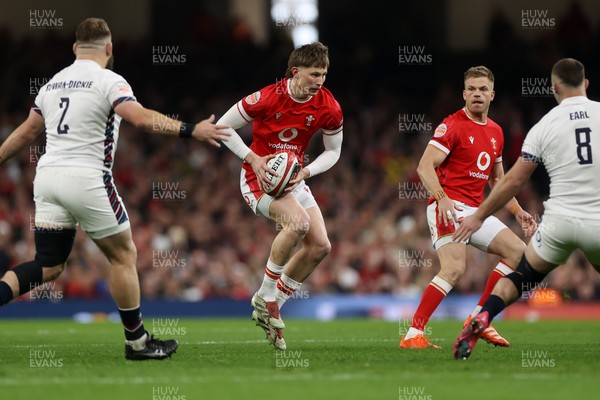 150325 - Wales v England - Guinness Six Nations Championship - Ellis Mee of Wales 