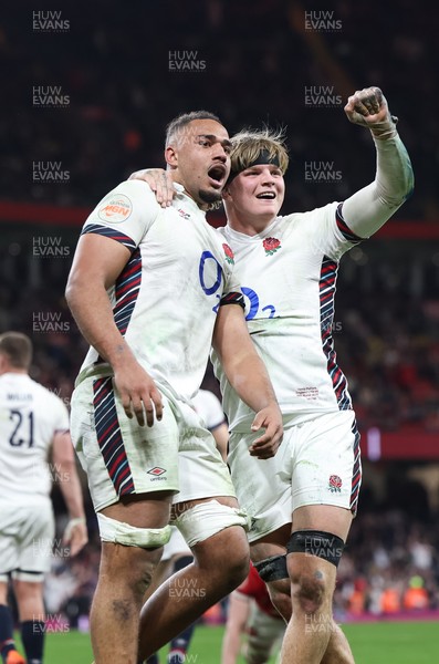 150325 Wales v England, Guinness Mens Six Nations - Chandler Cunningham-South of England celebrates with Henry Pollock of England after scoring the final try