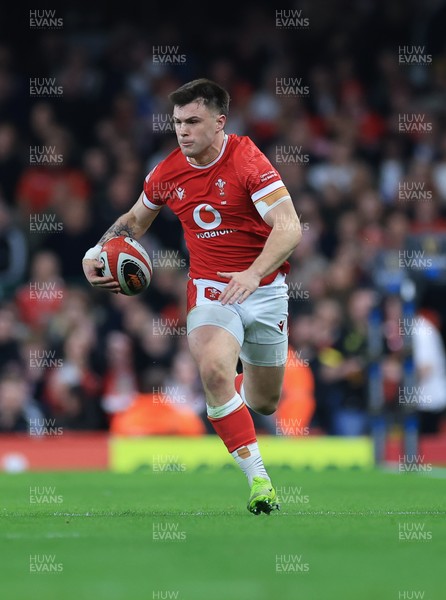 150325 Wales v England, Guinness Mens Six Nations - Joe Roberts of Wales