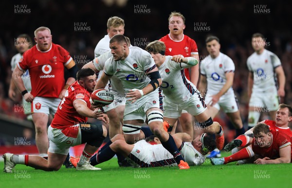 150325 Wales v England, Guinness Mens Six Nations - Tom Willis of England breaks away