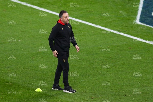 150325 - Wales v England - Guinness Six Nations - Wales head coach Matt Sherratt during the warm up