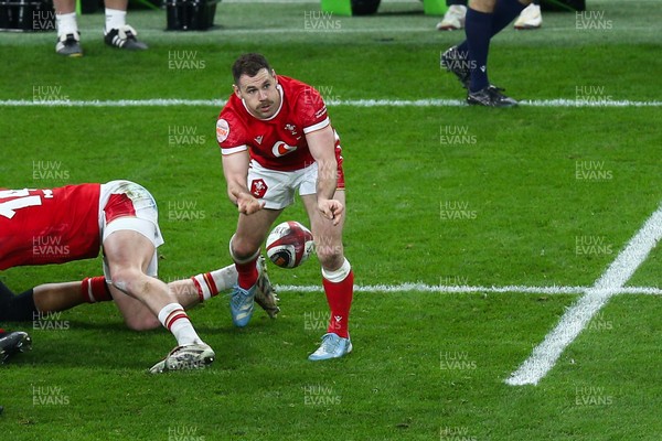 150325 - Wales v England - Guinness Six Nations - Tomos Williams of Wales passes the ball