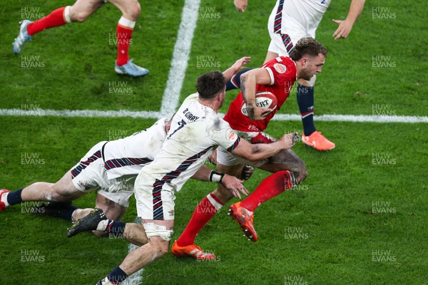 150325 - Wales v England - Guinness Six Nations - Max Llewellyn of Wales on the attack