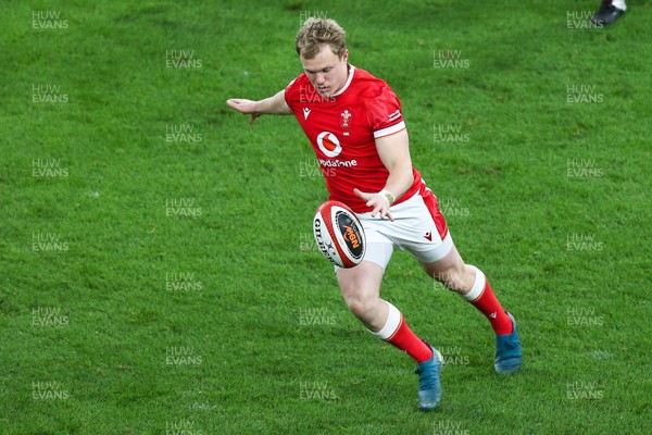 150325 - Wales v England - Guinness Six Nations - Blair Murray of Wales kicks the ball