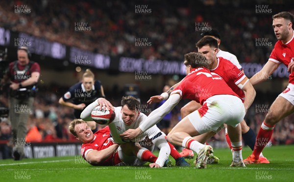 150325 - Wales v England - Guinness Six Nations - Tom Roebuck of England goes over to score their sides second try 