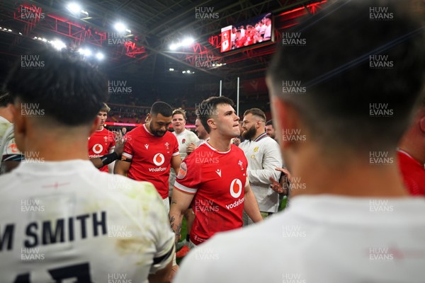 150325 - Wales v England - Guinness Six Nations - Players of Wales make their way off following the end