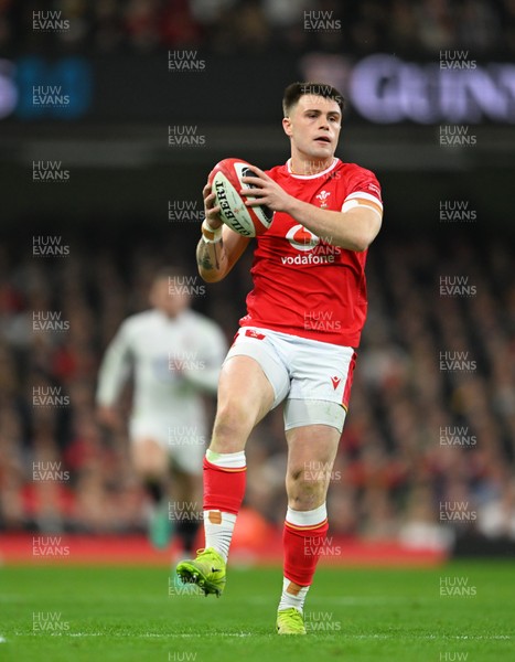 150325 - Wales v England - Guinness Six Nations - Joe Roberts of Wales 